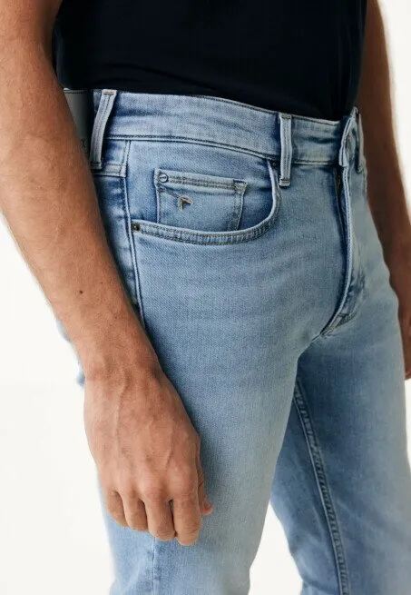 Logan Mid Waist / Slim Jeans